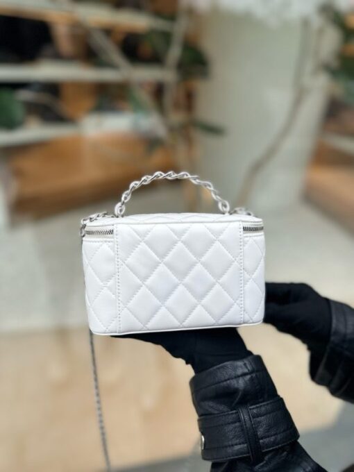 Chanel Vanity Mini Like Auth Women’s Handbag White Cowhide 16x10x8cm - Image 3