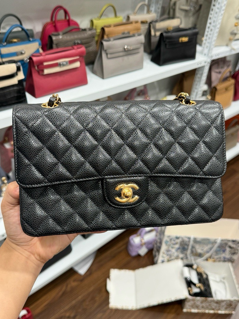 Chanel Classic Black Grained Leather Handbag with Gold Lock 25cm