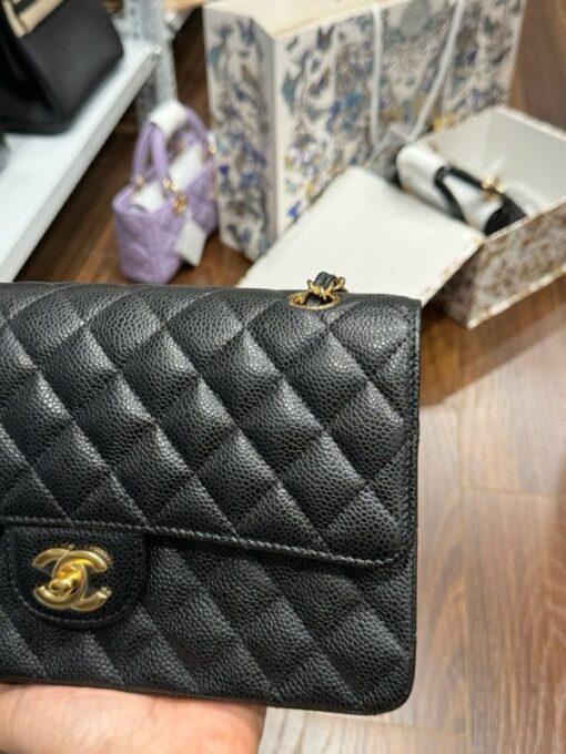 Chanel Classic Black Grained Leather Handbag with Gold Lock 25cm - Image 5