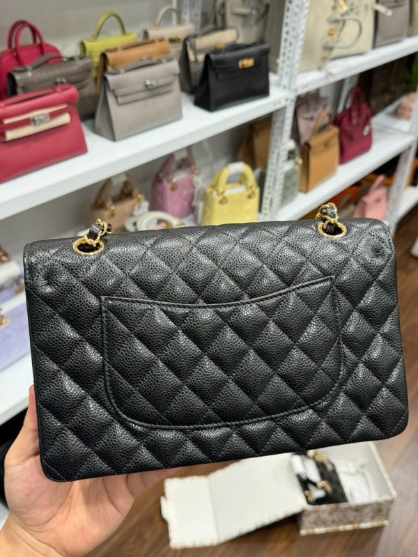 Chanel Classic Black Grained Leather Handbag with Gold Lock 25cm - Image 7