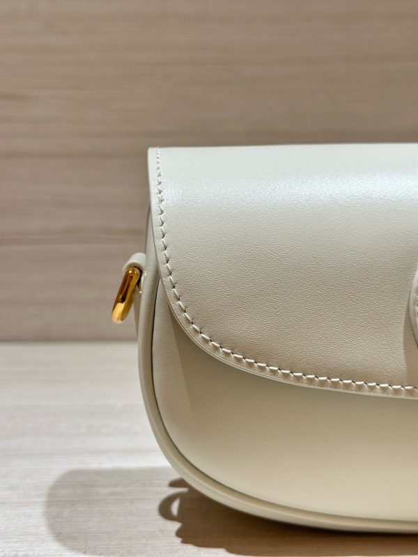 Dior Boby Women’s White Super Quality Handbag 21x12x5cm - Image 6