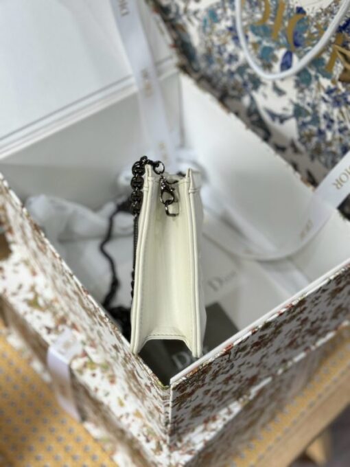 Dior Plaid Women’s Super Quality White Handbag 19cm - Image 6