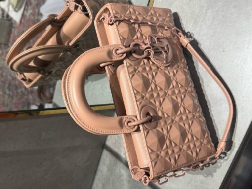 Dior D-Joy Women’s Handbag with Pink Diamond Pattern Like Auth 26cm - Image 4