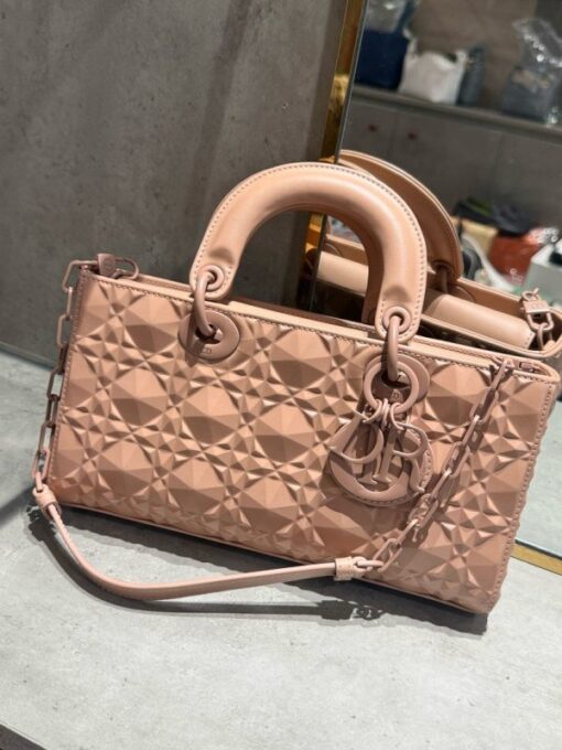Dior D-Joy Women’s Handbag with Pink Diamond Pattern Like Auth 26cm - Image 3