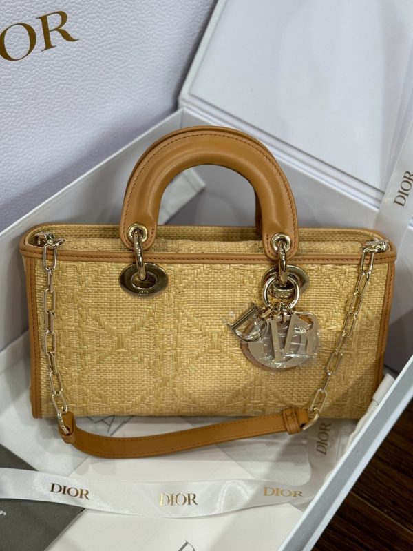 Dior Lady D-Joy Super Quality Women’s Handbag, Wicker Material 22cm - Image 3