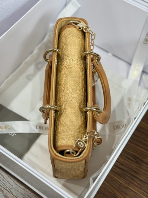 Dior Lady D-Joy Super Quality Women’s Handbag, Wicker Material 22cm - Image 7