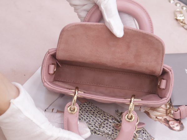 Dior Lady D-Joy Super High-Quality Women’s Handbag Pink Heart Pattern 16.5x10x6cm - Image 5