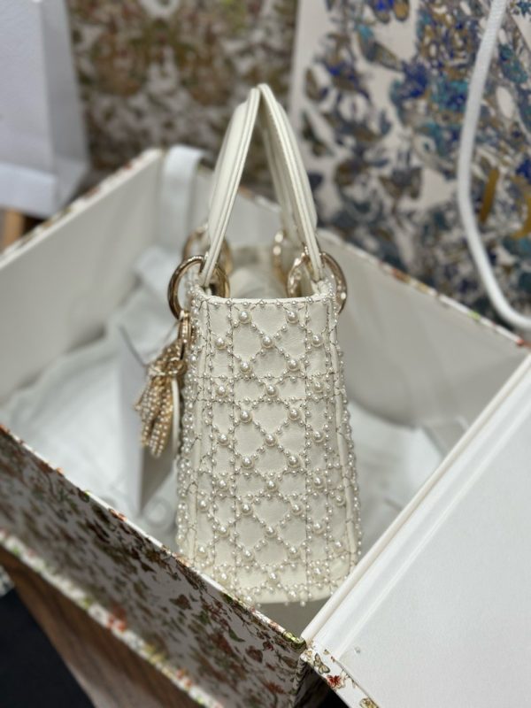 Dior Lady White Pearl Handbag Like Auth 17cm - Image 7