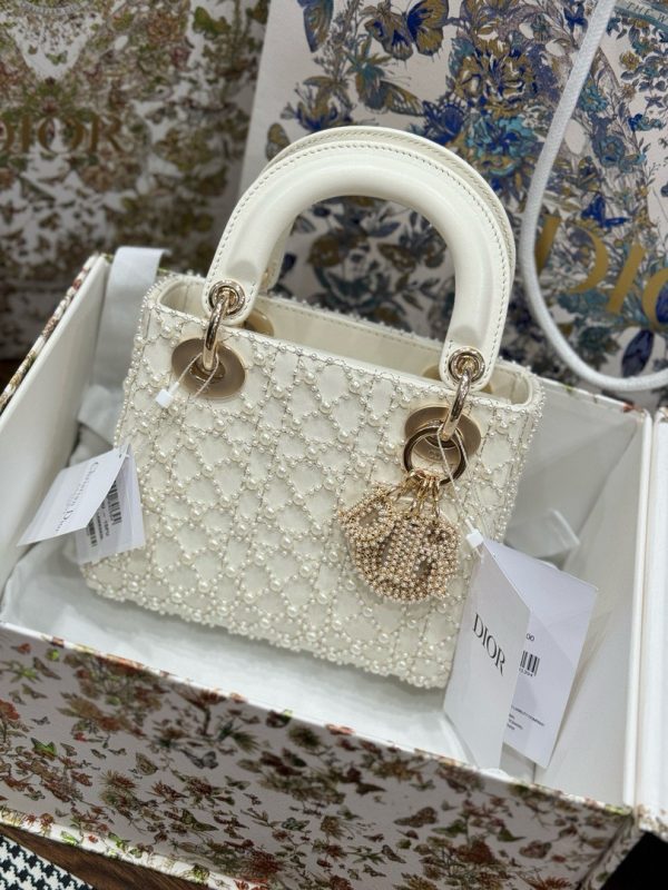 Dior Lady White Pearl Handbag Like Auth 17cm - Image 4