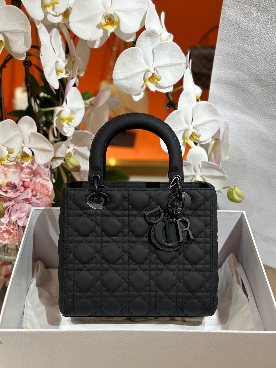 Dior Lady Rep 11 High-end Women’s Handbag Black Sheepskin 24cm