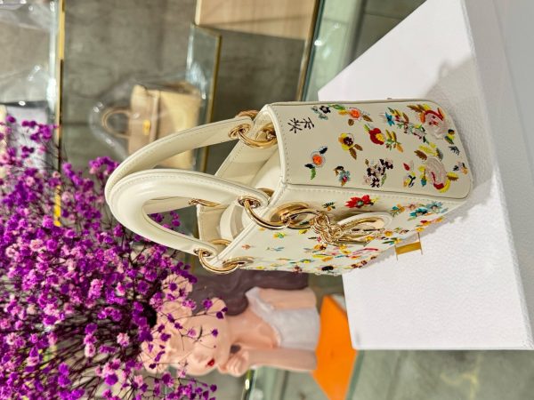 Dior Lady Super High Quality Women’s Handbag with Floral Embroidery 17cm - Image 6