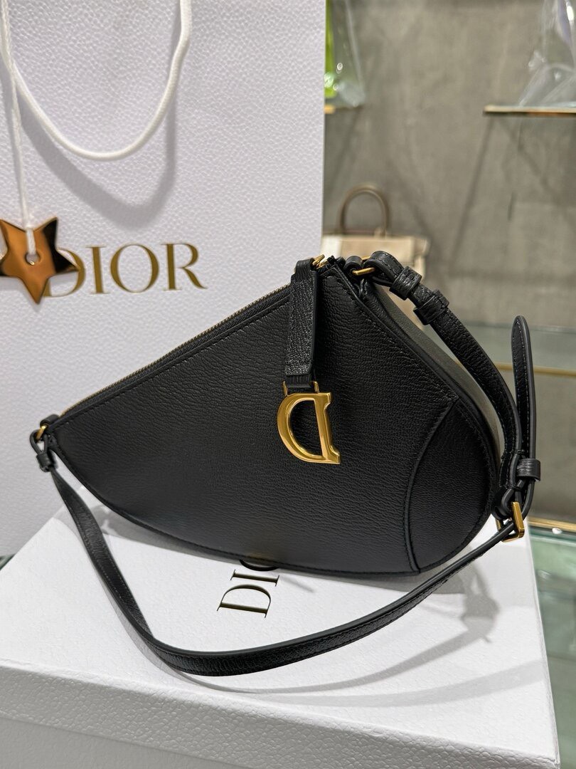 Dior Saddle Super Quality Women’s Handbag Black Cowhide 20x15x4cm