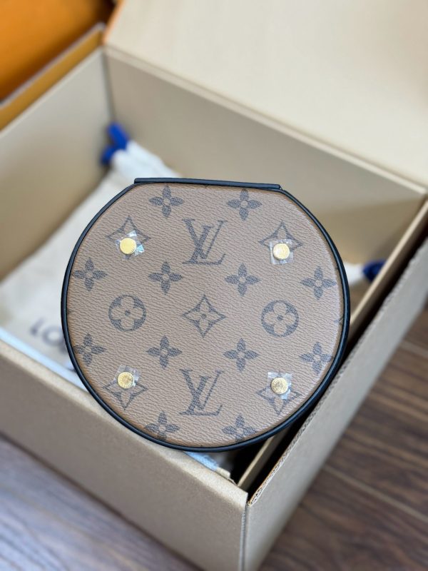 Louis Vuitton Cannes Women’s Handbag Monogram Super Quality 17x15cm - Image 7