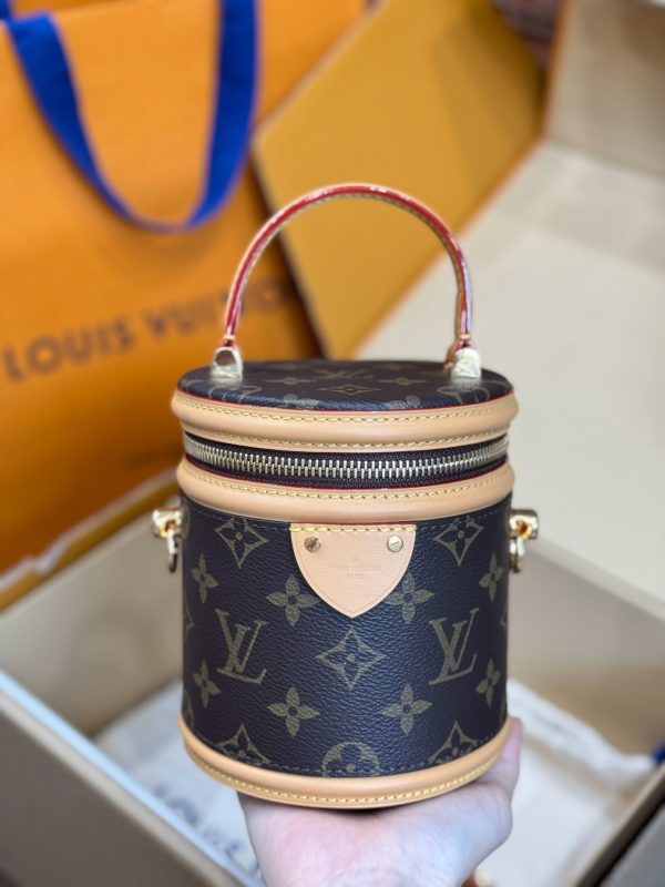 Replica Louis Vuitton Cannes Women’s Boxy Handbag 14.5x14x12cm - Image 3