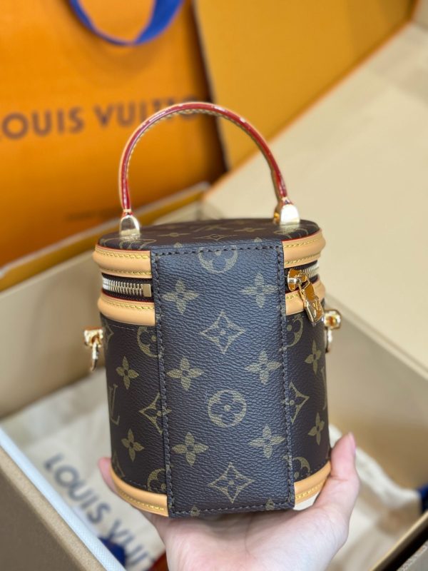 Replica Louis Vuitton Cannes Women’s Boxy Handbag 14.5x14x12cm - Image 4