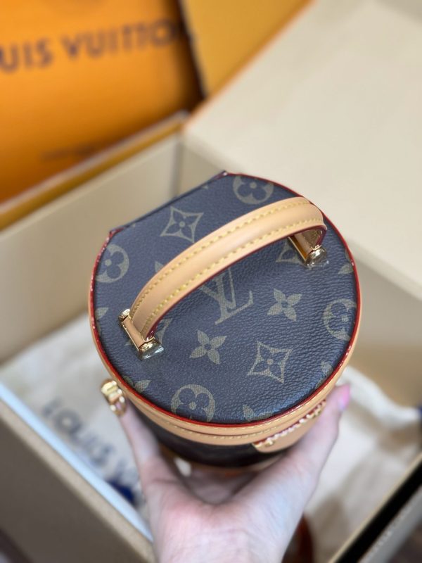Replica Louis Vuitton Cannes Women’s Boxy Handbag 14.5x14x12cm - Image 5