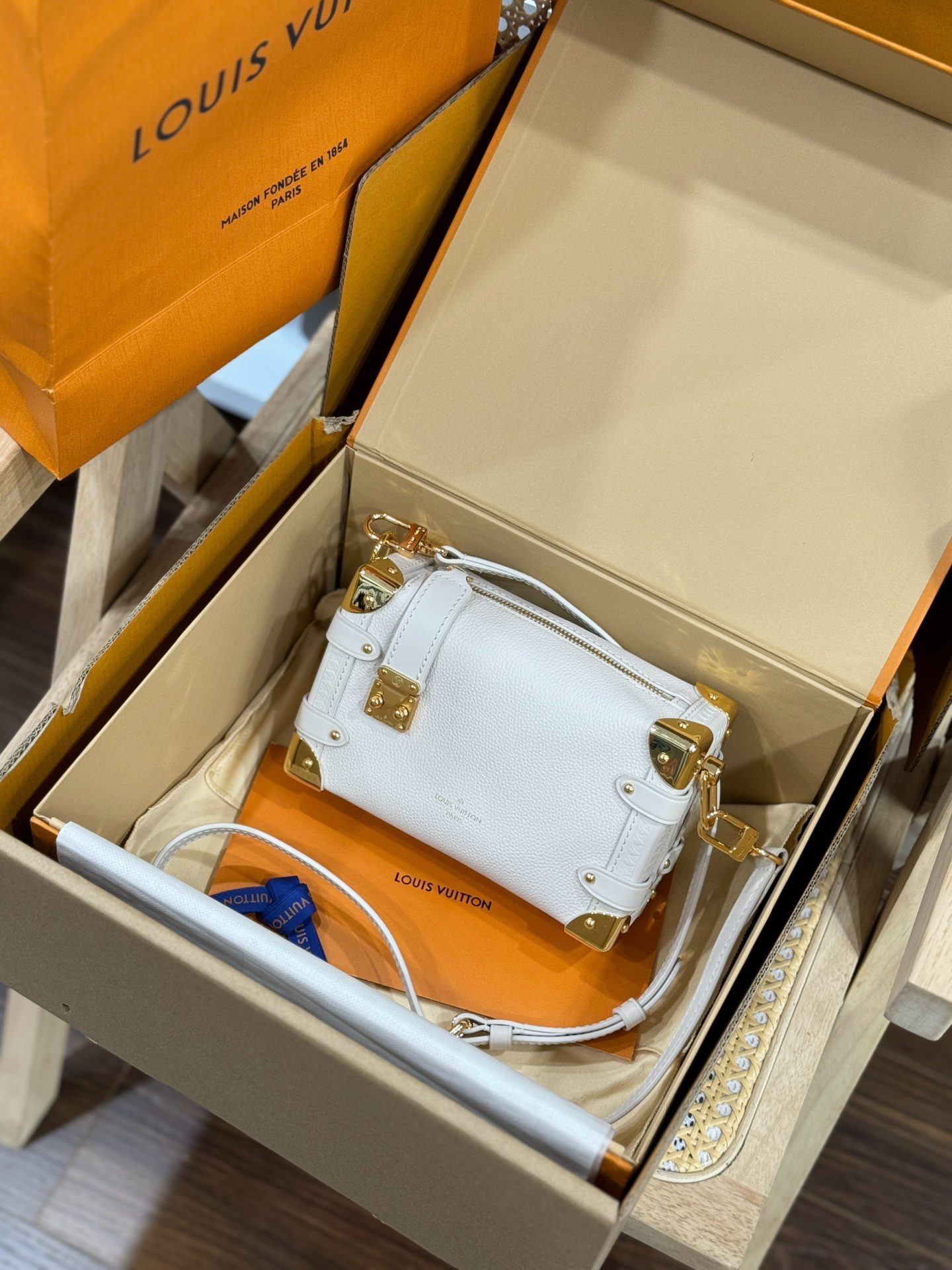 Louis Vuitton LV Side Trunk Super High Quality Women’s Handbag White 18×12.5x8cm