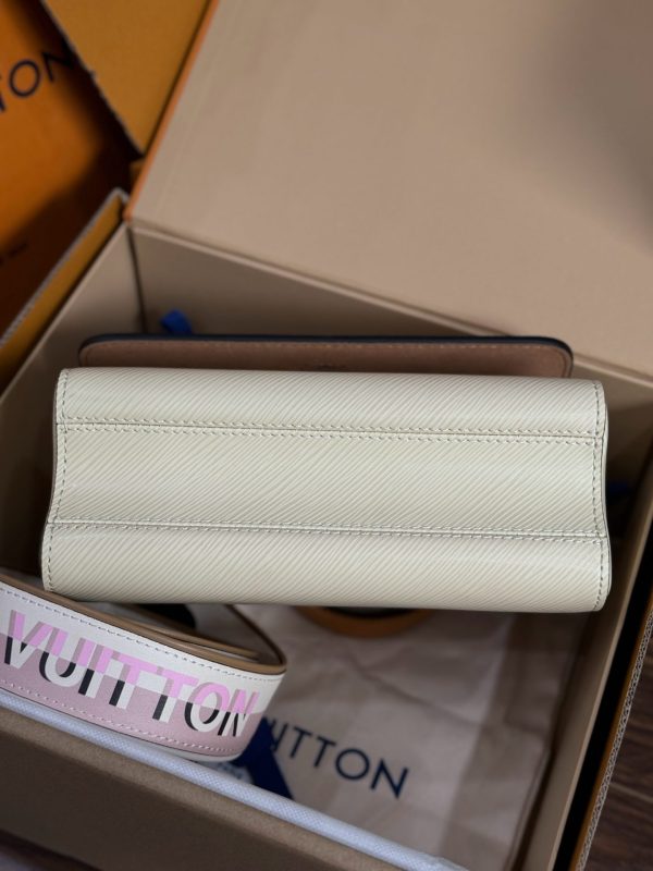 Louis Vuitton LV Twist Super Premium Women’s Cowhide Handbag 23x17x9.5cm - Image 6