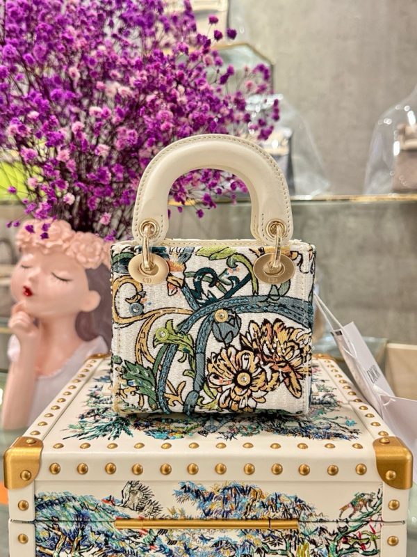 Dior Lady Replica 1:1 Women’s Handbag Elephant Pattern Rose Gold Lock 12×10.5x5cm - Image 3