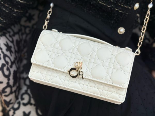 Dior Woc Women’s Handbag White Color Rose Gold Plated Lock Super Quality 21×11.5×4.5cm - Image 3