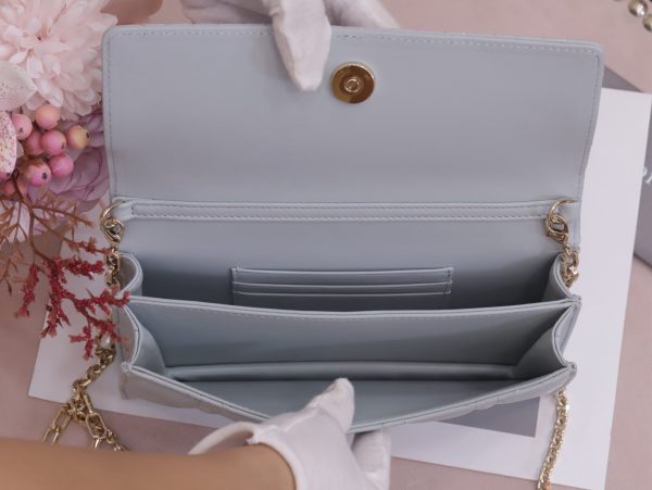 Dior Woc Super Premium Women’s Handbag Gray Rose Gold Plated Lock 21×11.5×4.5cm - Image 7