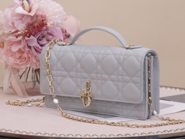 Dior Woc Super Premium Women’s Handbag Gray Rose Gold Plated Lock 21×11.5×4.5cm - Image 4