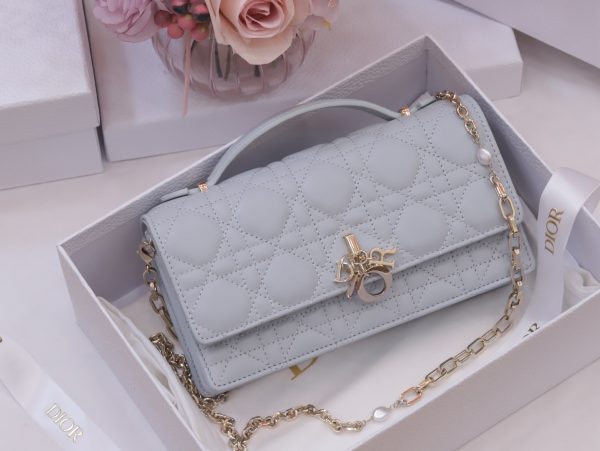 Dior Woc Super Premium Women’s Handbag Gray Rose Gold Plated Lock 21×11.5×4.5cm - Image 3