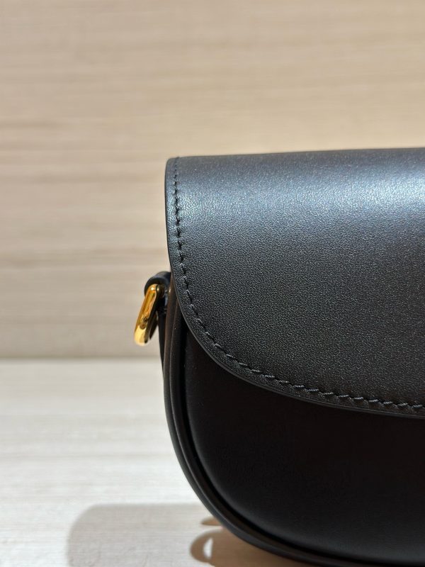 Dior Boby Super High-Quality Handbag for Women, Black Cowhide 21x12x5cm - Image 5