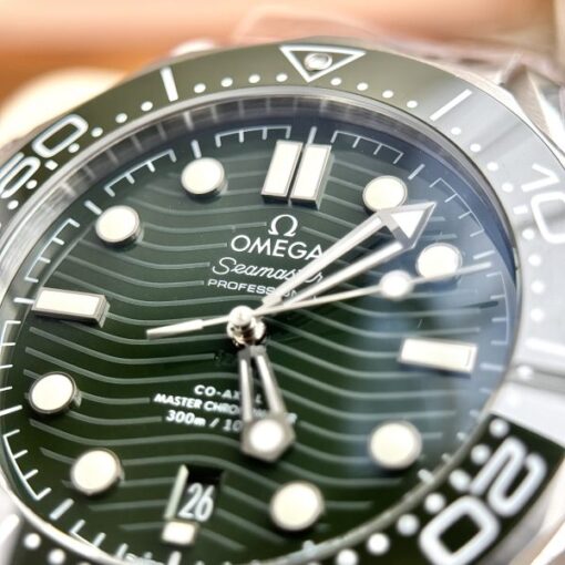 Omega Best Replica Watch Seamaster Diver 300M Dial Green VS Factory 42mm - Image 8