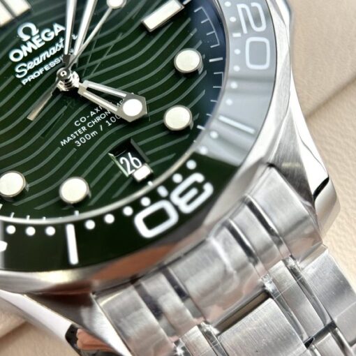 Omega Best Replica Watch Seamaster Diver 300M Dial Green VS Factory 42mm - Image 9