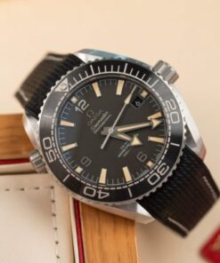 Alternative view of Omega Replica Watch Planet Ocean 600M Dial Black VS Factory 43.5mm