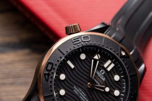Omega Replica Watch Seamaster Black Dial Rubber Strap VS Factory 42mm - Image 5