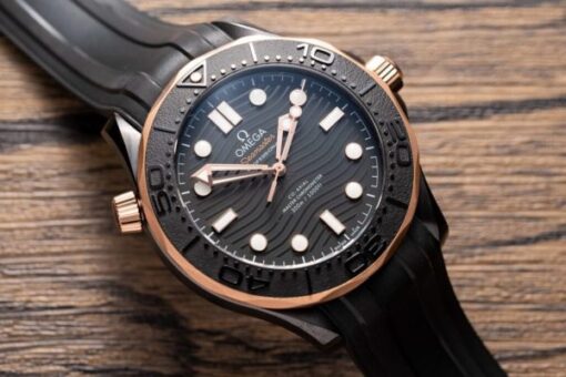 Omega Replica Watch Seamaster Black Dial Rubber Strap VS Factory 42mm - Image 4