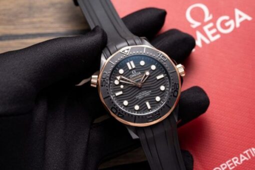 Omega Replica Watch Seamaster Black Dial Rubber Strap VS Factory 42mm - Image 3
