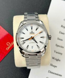 Alternative view of Omega Seamaster Best Replica Watches White Dial VS Factory 40mm