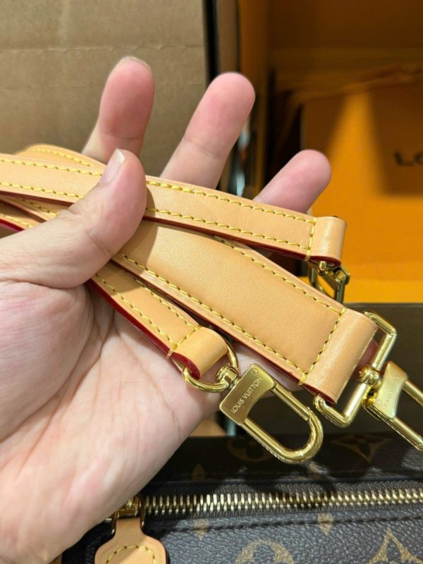 Louis Vuitton LV Side Trunk Tracking MM Rep 11 High-End Monogram Pattern Bag 21cm - Image 8
