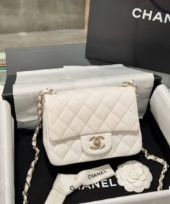 Alternative view of Chanel Classic Mini Super Quality Women’s Handbag White Gold Lock 17cm