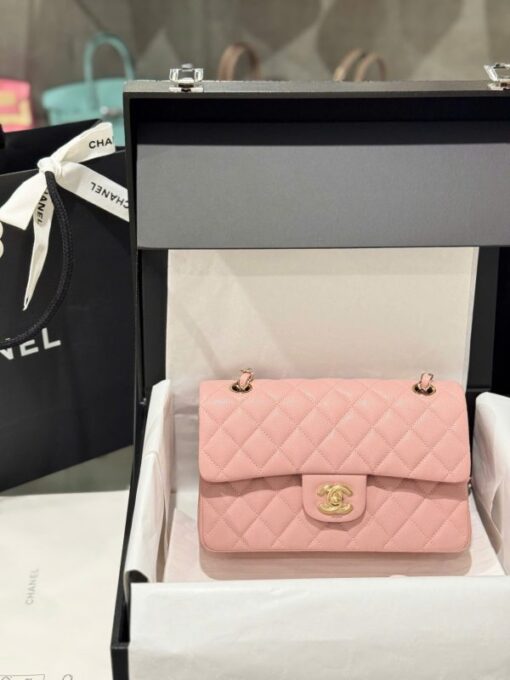 Chanel Classic Rep 11 High Quality Handbag Pink Grained Leather Gold Lock 23cm - Image 3
