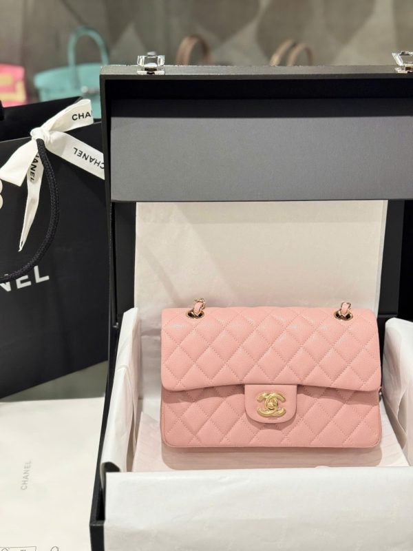 Chanel Classic Rep 11 High Quality Handbag Pink Grained Leather Gold Lock 23cm - Image 3