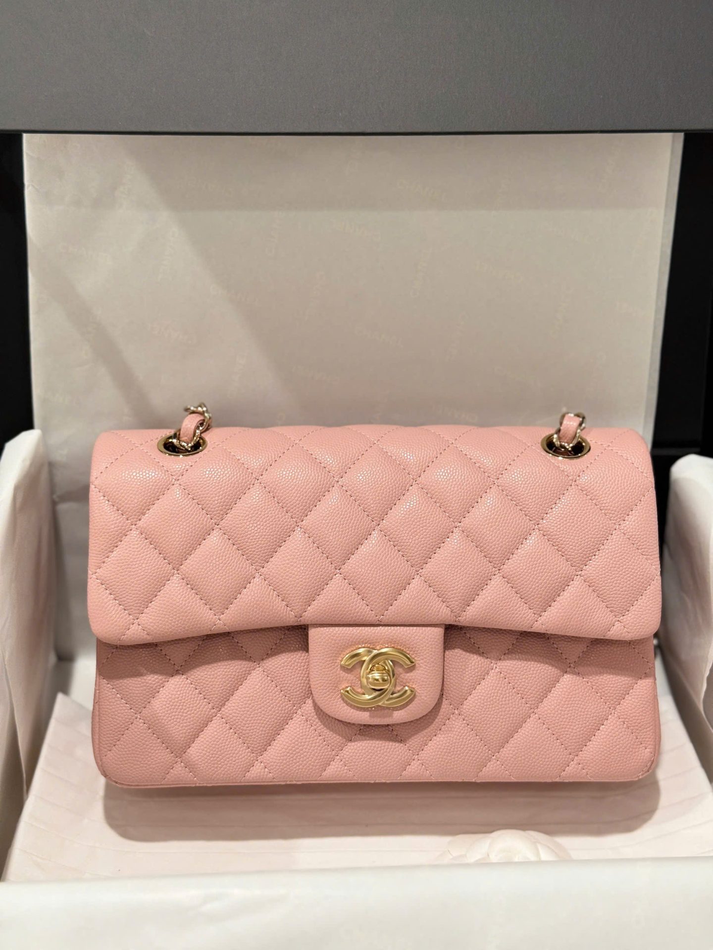 Chanel Classic Rep 11 High Quality Handbag Pink Grained Leather Gold Lock 23cm