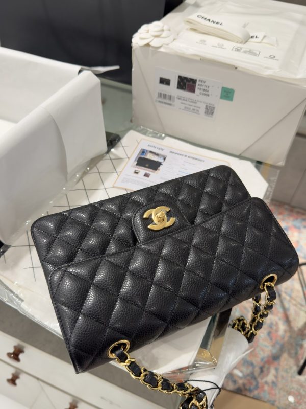 Chanel Classic Replica Handbag 11 Grained Leather Black Gold Lock 23cm - Image 6