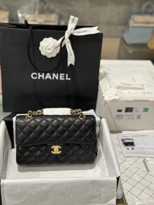 Chanel Classic Replica Handbag 11 Grained Leather Black Gold Lock 23cm - Image 4