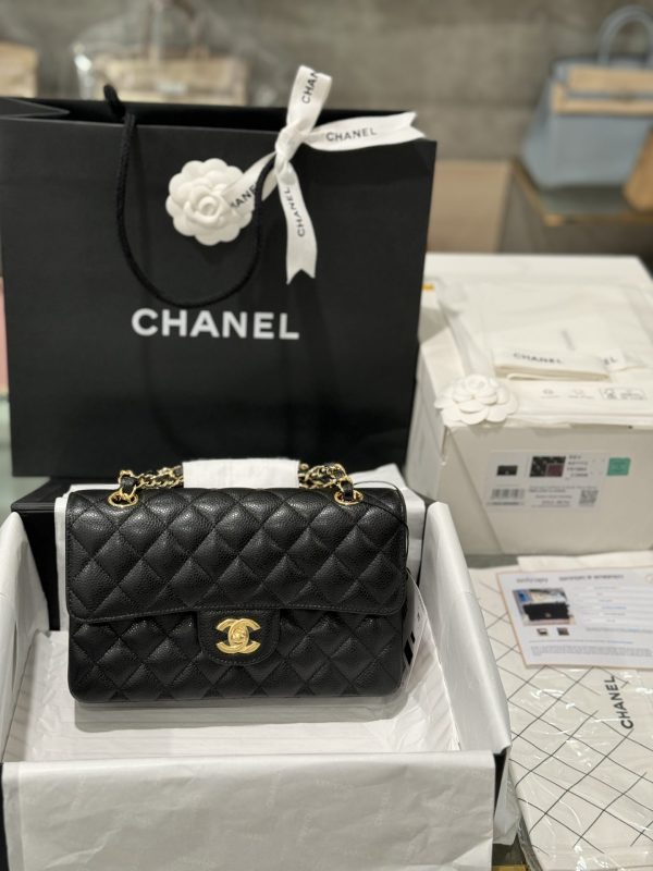 Chanel Classic Replica Handbag 11 Grained Leather Black Gold Lock 23cm - Image 4