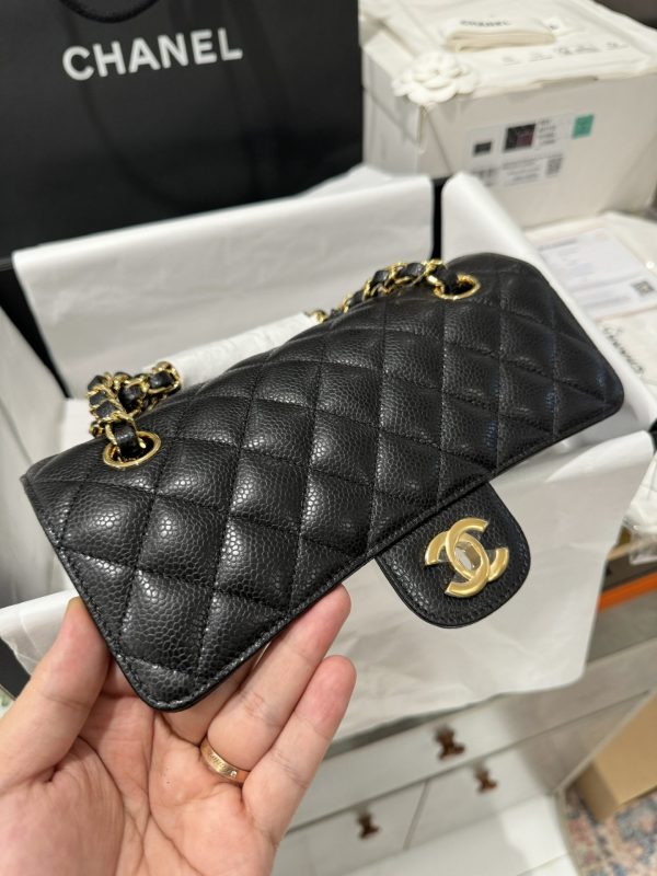 Chanel Classic Replica Handbag 11 Grained Leather Black Gold Lock 23cm - Image 7