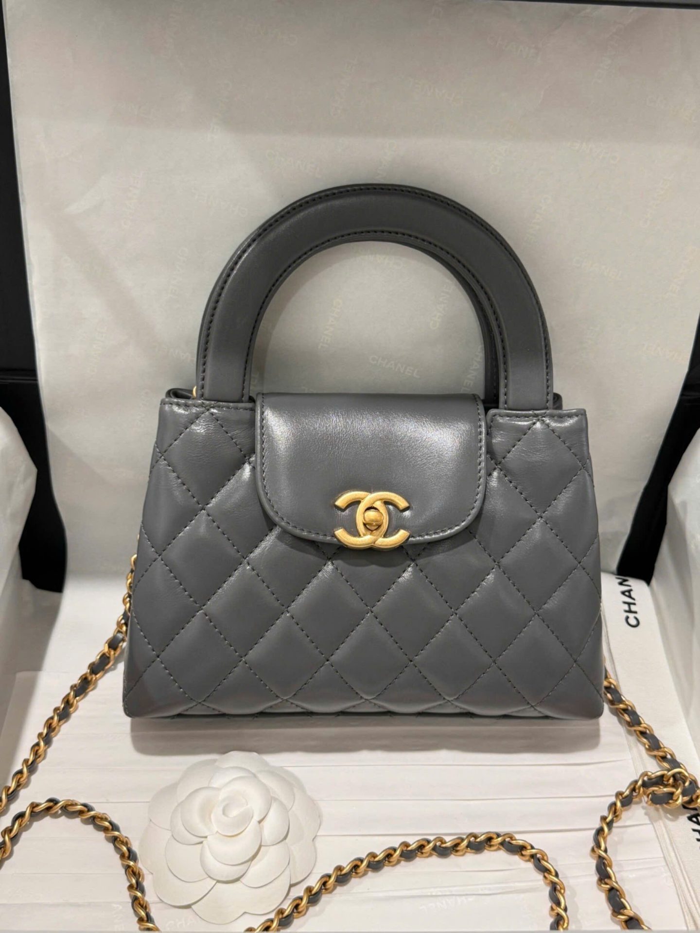 Chanel Kelly Replica Women’s Handbag Gray Gold Lock 19x13x7cm