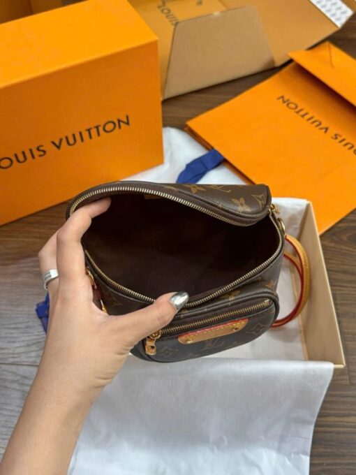 Louis Vuitton LV Mini Monogram Fanny Pack 17x12x9.5cm - Image 6