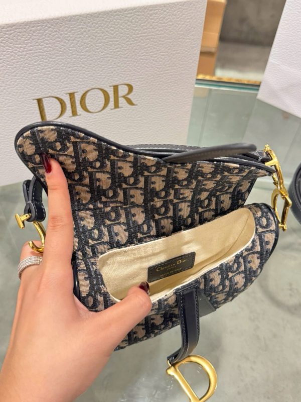 Super Dior Saddle Handbag Dior Pattern Gold Lock 21x18x5cm - Image 5