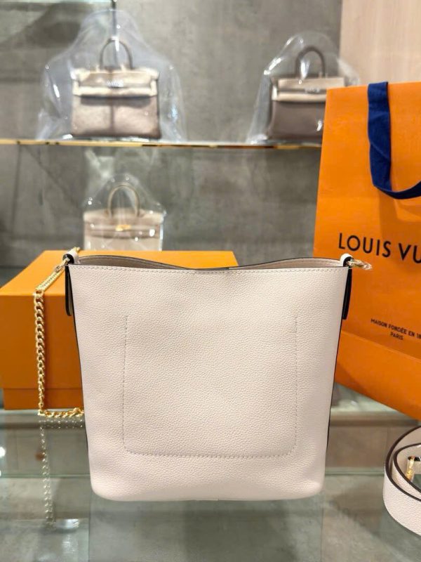 Louis Vuitton LV Lock And Walk Super Premium White Calfskin Handbag 20cm - Image 5