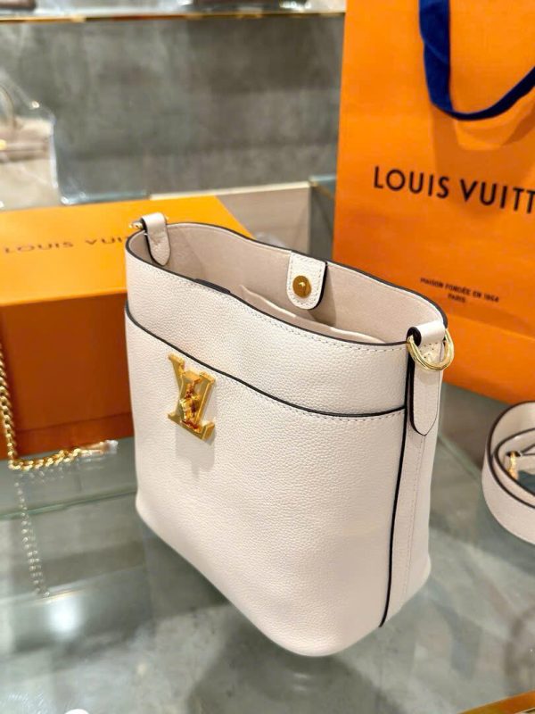 Louis Vuitton LV Lock And Walk Super Premium White Calfskin Handbag 20cm - Image 3