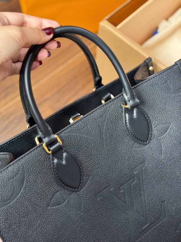 Louis Vuitton LV OnTheGo Super High-End Women’s Handbag Black 35cm - Image 3